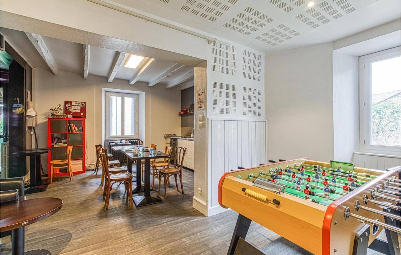 Seventeen-Bedroom Holiday home in Lacroix-Barrez, Aveyron