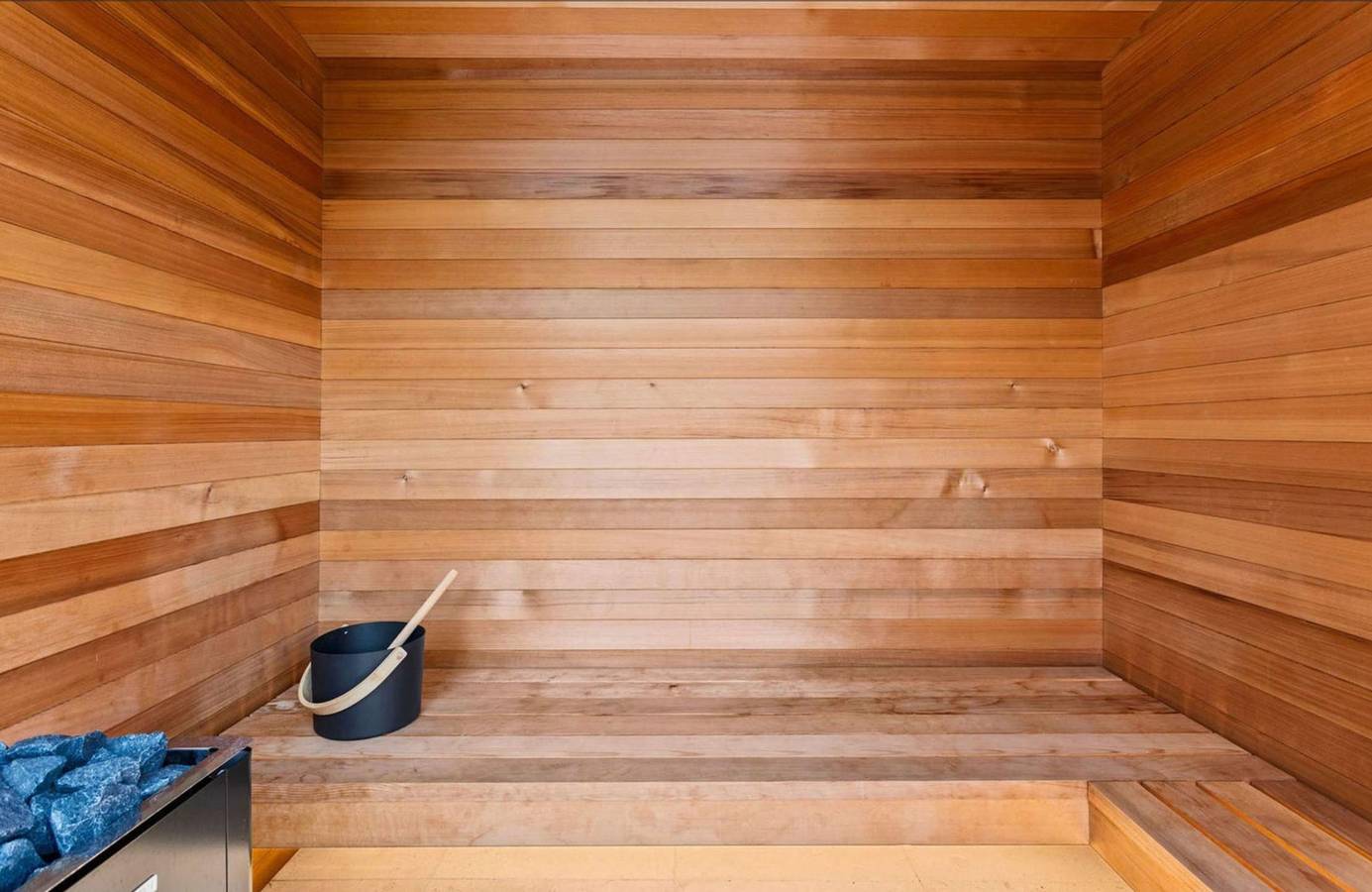 Stanford Luxury Pool Sauna Spa Tennis Court in Melbourne, Mornington Peninsula