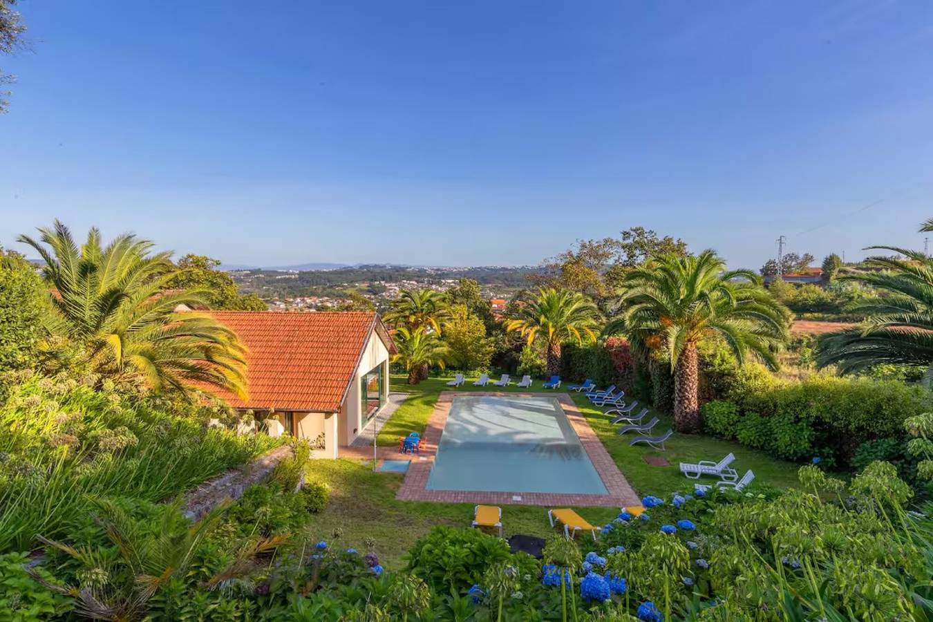 Holiday Home 'De Valdemar' with Mountain View, Wi-Fi and Air Conditioning in Margaride (Santa Eulália), Várzea, Lagares, Varziela e Moure, Felgueiras