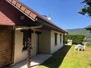 Gîte pour 6 personnes, avec jardin et jacuzzi à Ramonchamp