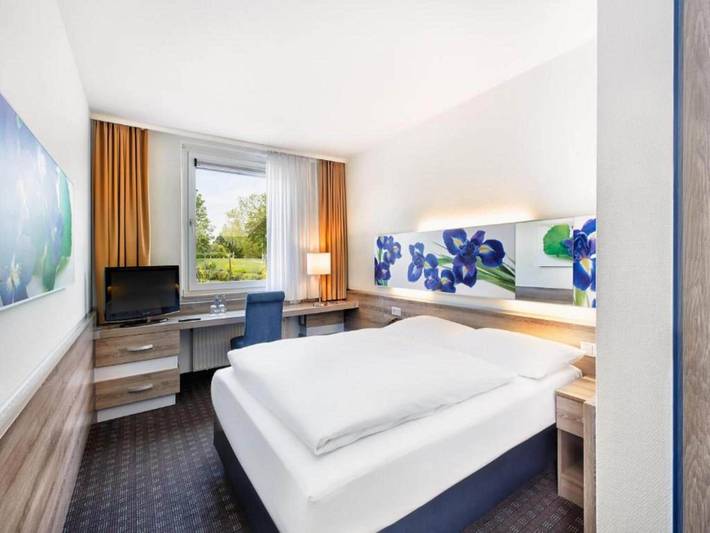 Ganze Wohnung, Sunday Hotel Frankfurt Airport - Komfort-Doppelzimmer in Hofheim, Main-Taunus-Kreis