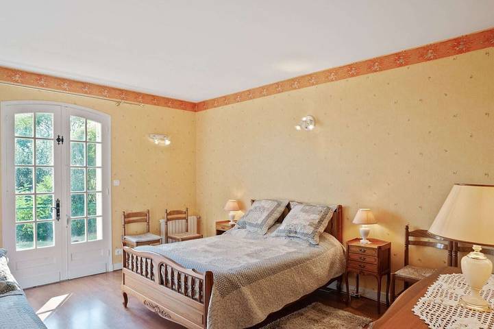 Location de vacances pour 8 personnes, avec jardin et terrasse à Vélines - 2