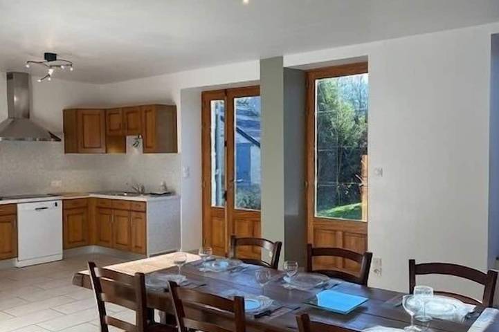 Gîte pour 6 personnes, avec jardin et terrasse, animaux acceptés