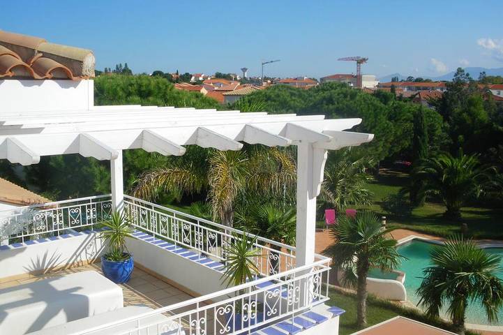 Villa for 8 people, with garden and hot tub - 1