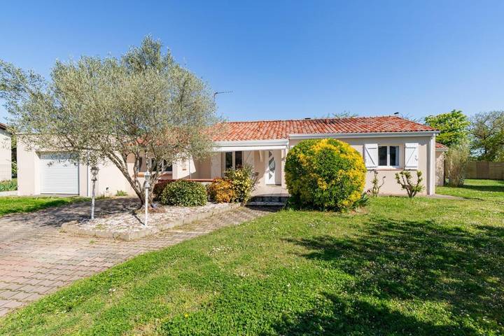 Location de vacances pour 8 personnes, avec piscine et jardin à Plaisance-du-Touch - 4