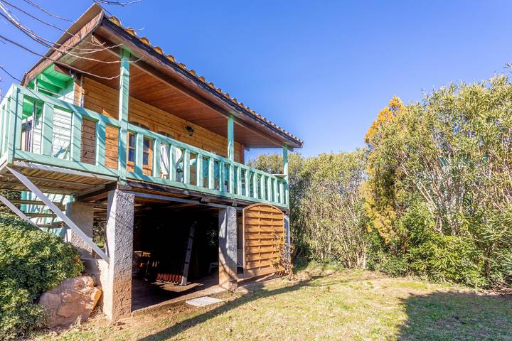 Chalet 'Joli En Bois' avec Terrasse Privée, Wi-Fi et Climatisation in Roquebrune-sur-Argens, Côte méditerranéenne (France)