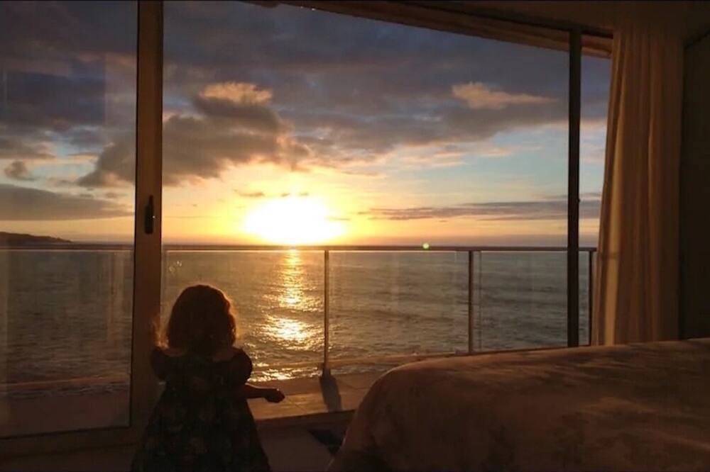 Super Comfortable Nature Villa in front of the Sea, with Jacuzzi and Sauna. in Los Realejos, North Tenerife