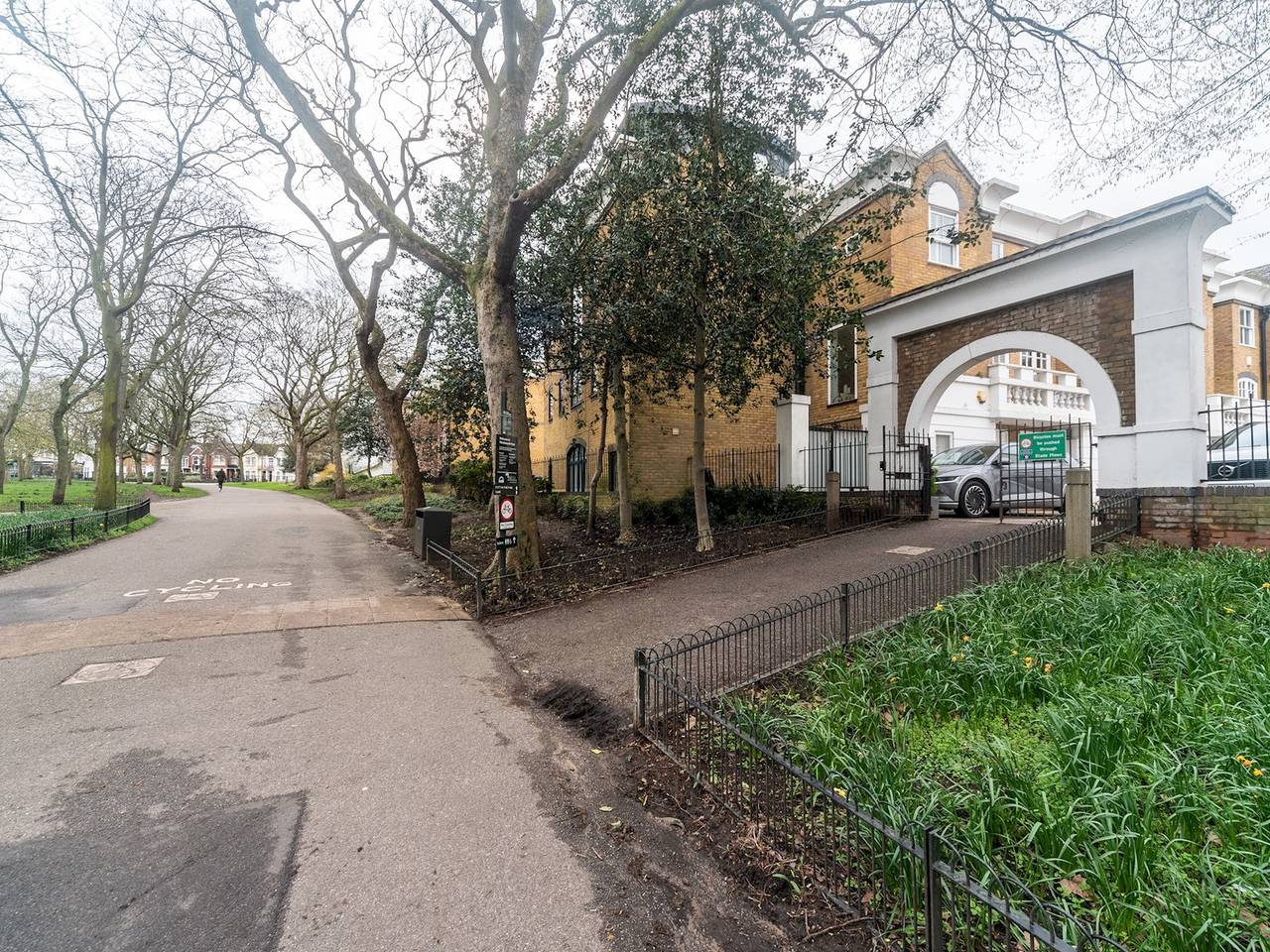 Entire apartment, Modern Luxury 1 Bedroom Spacious Flat - Pass the Keys in Wandsworth, London