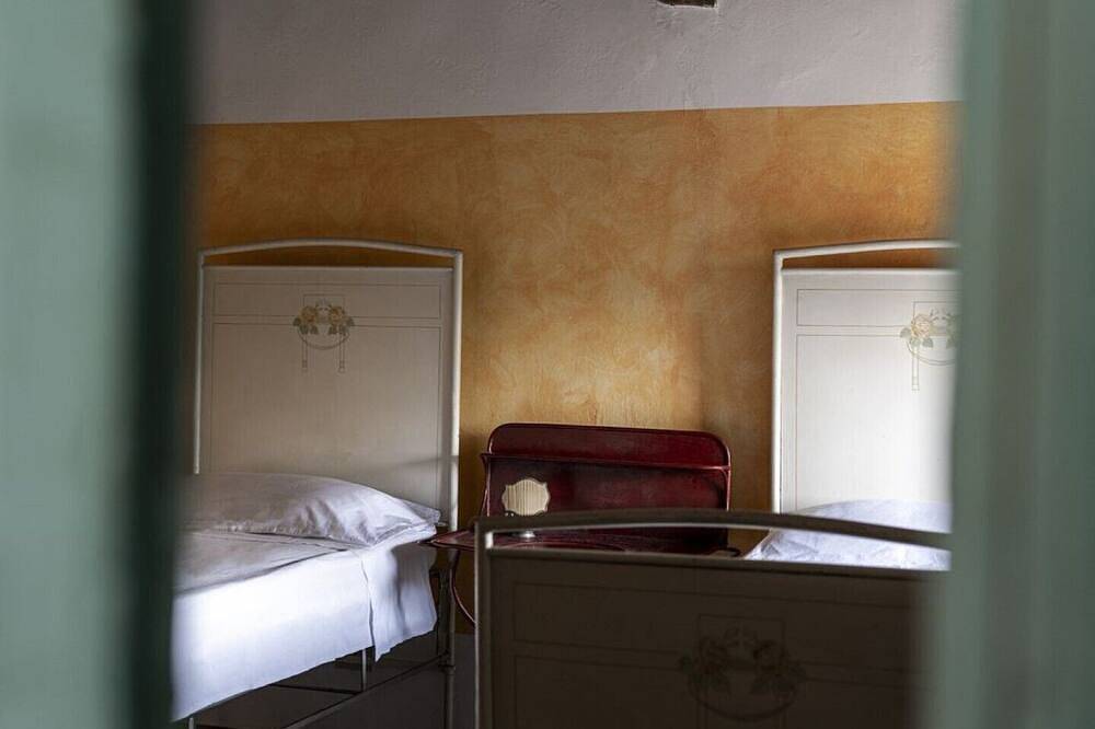 Appartement entier, Le Chiusure - apartment 'Solaio' in San Felice del Benaco, Montagnes autour du lac de Garde