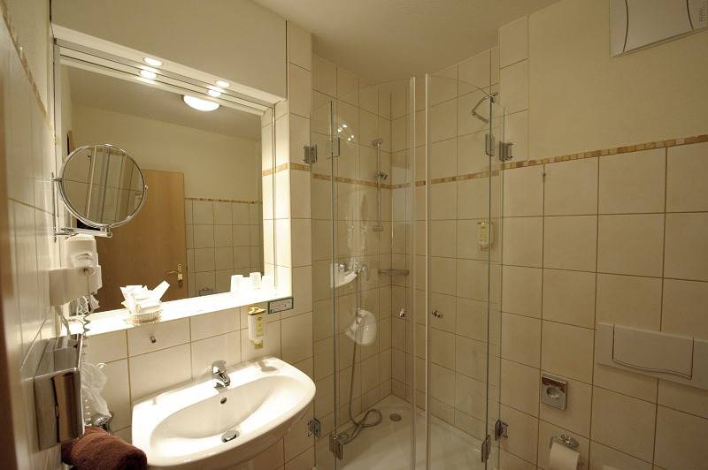 Hotel Adlerbräu Gmbh & Co - Doppelzimmer Stammhaus mit Blick auf den Marktplatz, foto 9