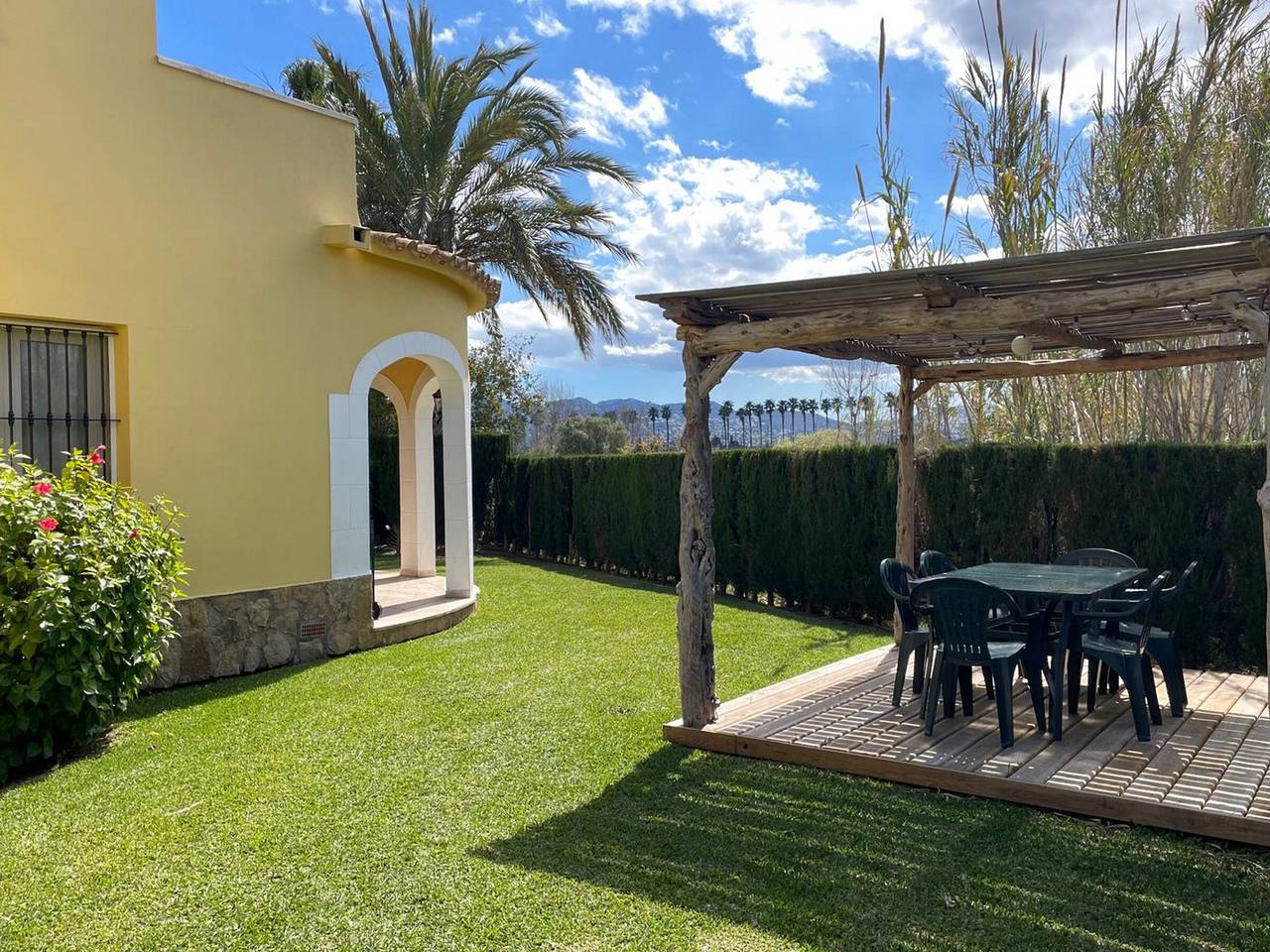 Geräumige Villa in Oliva Nova für 8 Pers., nah am Strand und Golf, Haustiere erlaubt in Oliva, Costa Blanca