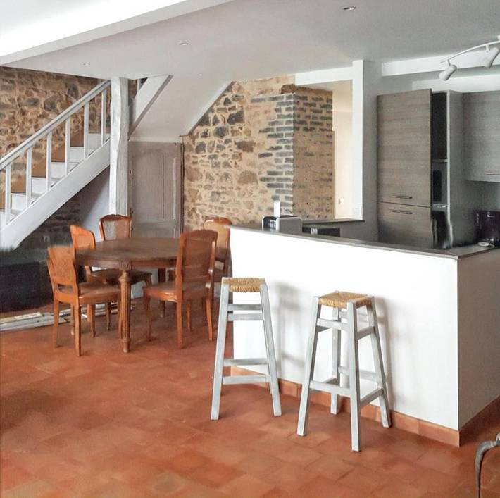 Location de vacances pour 4 personnes, avec piscine ainsi que terrasse et jardin, animaux acceptés à La Porcherie