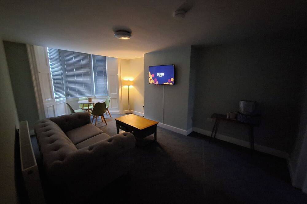 Stylish 4-Bed  with Sauna /Jacuzzi City Centre Location near Stadium of Light in Sunderland