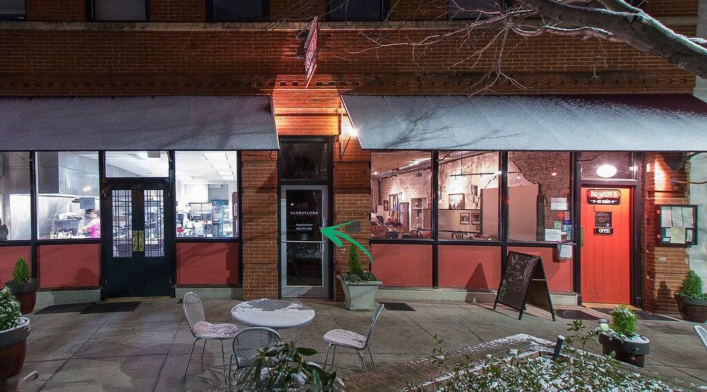 Ganze Wohnung, Sonnenuntergang am Main Street Loft. Charmantes Hendersonville. Begehbar. Parken abseits der Straße in Hendersonville, Henderson County (NC)