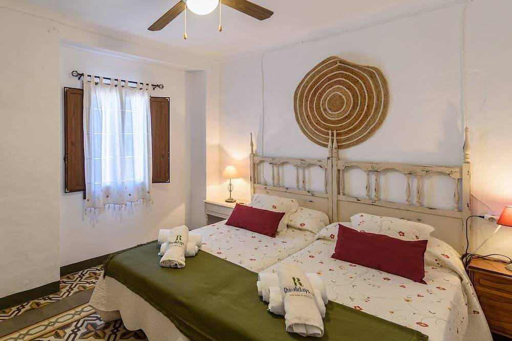 Cortijo Los Llanos Villanueva del Trabuco by Ruralidays in Villanueva del Trabuco, Málaga Provinz