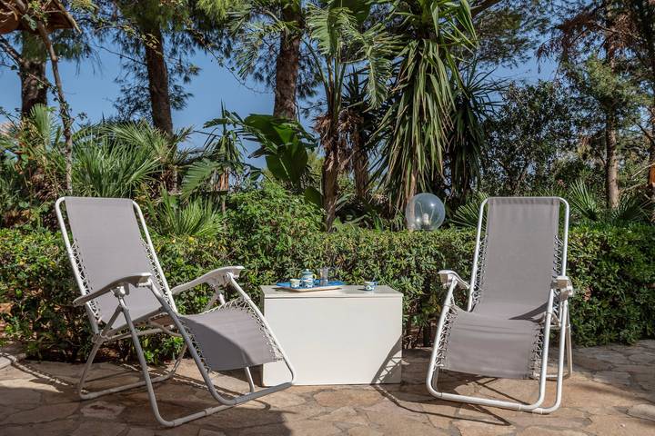 Hel lägenhet, Apartment "Vacanze e Relax Frassino" with Sea View, Garden & Terrace in Custonaci, Trapani provins