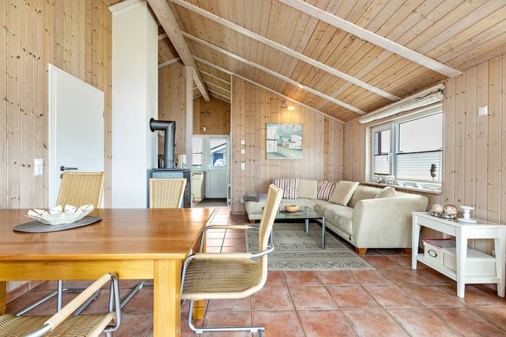 Ferienhaus "Tohuus" in der Nähe dem Strand mit Wlan, Terrasse & Garten in Wesselburenerkoog, Kreis Dithmarschen