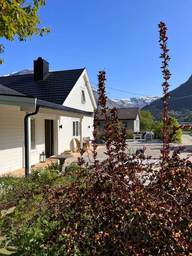 Location de vacances pour 7 personnes, avec jardin et vue, animaux acceptés dans Eidfjord