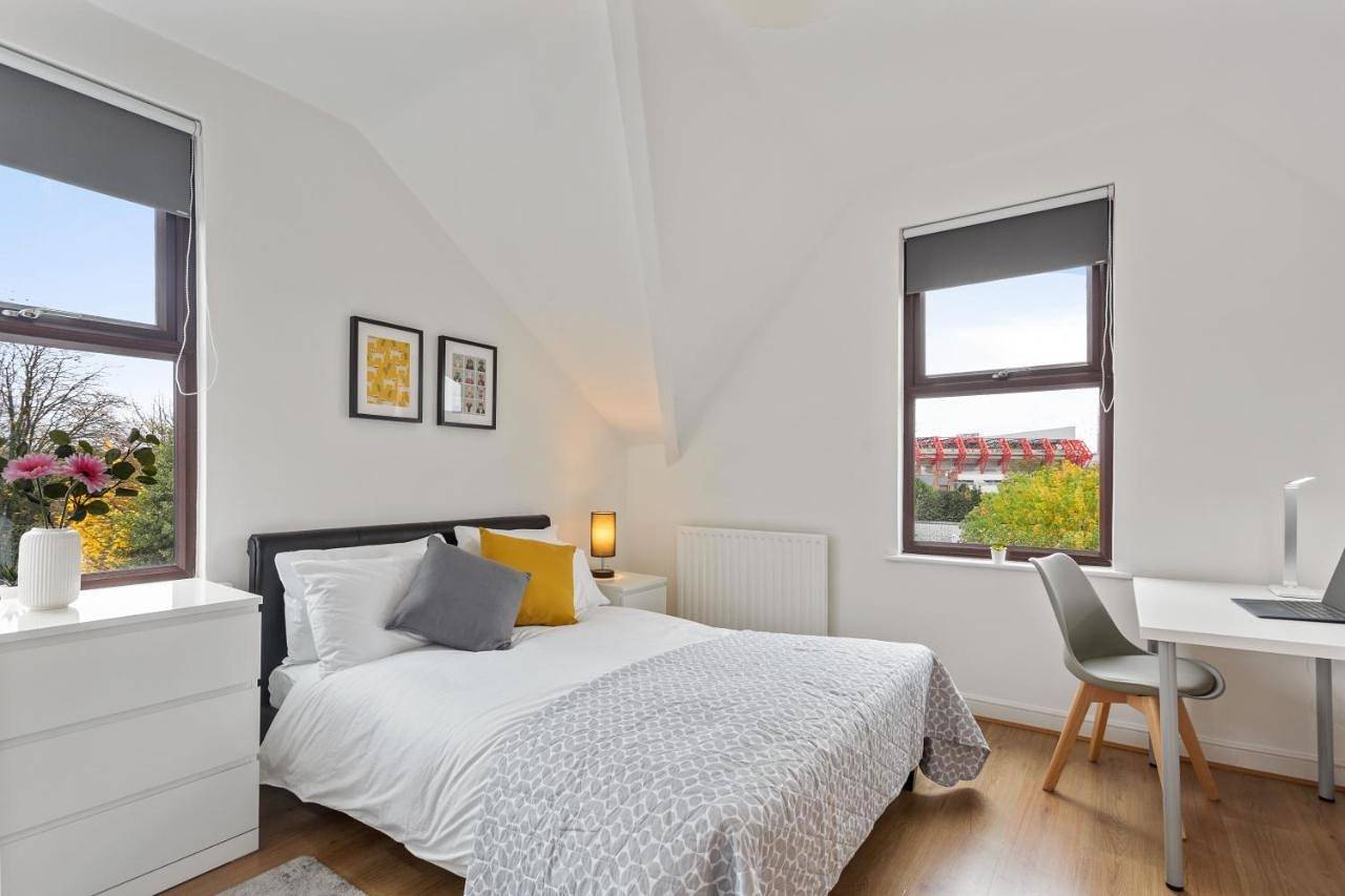 Entire apartment, Standard Triple Room in Nottinghamshire