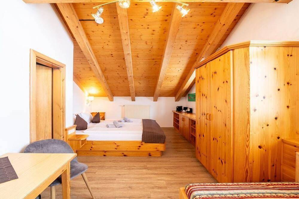 Familienzimmer Gasselhöhe, 2 Schlafräume - Familienhotel Unterreith in Forstau, Ski Amadé