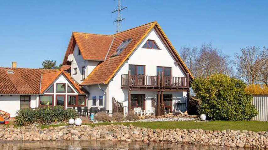 Ferienwohnung für 3 Personen, mit Terrasse und Garten in Wiek - 2