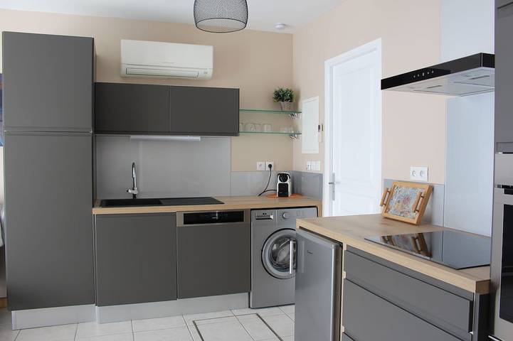 Location de vacances pour 3 personnes, avec terrasse et piscine à Jarrie