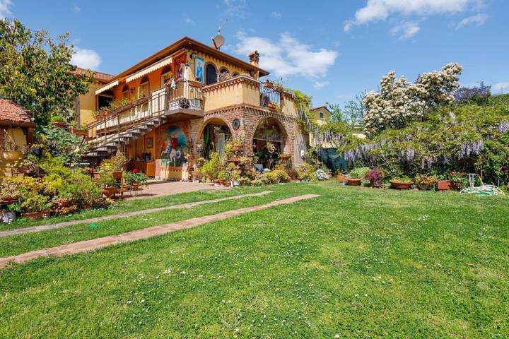 Room 'Stanza 2' with Mountain View, Wi-Fi and Air Conditioning in Casano-Dogana-Isola, Luni