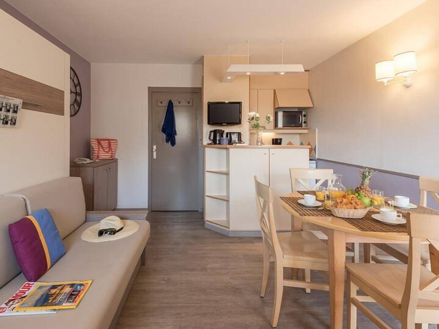 Pierre & Vacances Résidence Promenade des Bains - Studio 4 personnes - Studio - 1 alcôve in Saint-Raphaël, Massif de l'Esterel