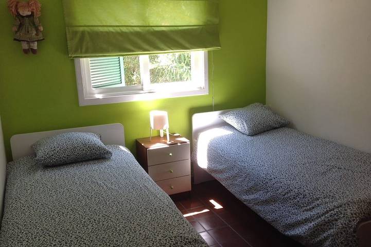 Gîte pour 6 personnes, avec jardin dans Fernão Ferro - 2