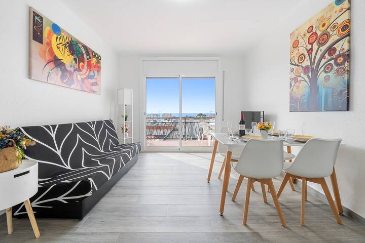 Appartamento intero, Appartamento 'Apartamento Moderno Y Soleado' con vista mare, Wi-Fi e aria condizionata in Torredembarra, Costa Daurada