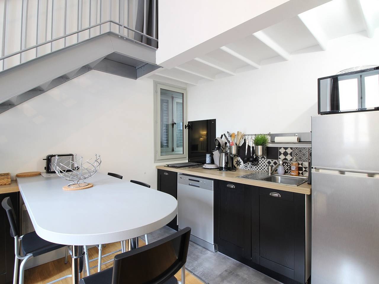 Entire apartment, Charming 2Br Duplex in Central La Bourboule with Parking in La Bourboule, Volcans d'Auvergne Regional Nature Park