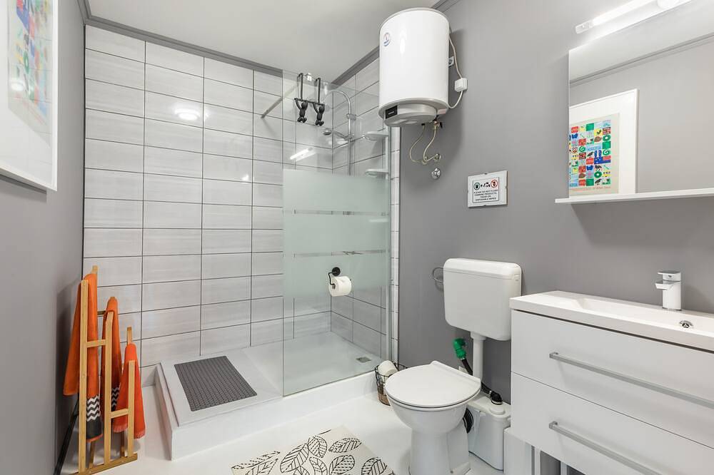 Ganze Wohnung, Koru Apartment - Waterview apartments . One bedroom Apartment with pool in Mimice, Split-Dalmatien