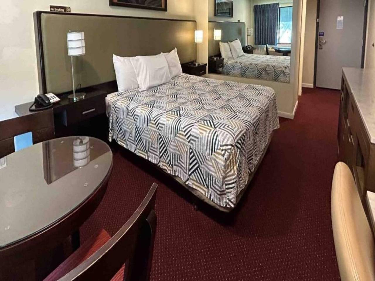 Apartamento entero, 1 cama king size | No fumadores, microondas in Santa Ana (california), Condado de Orange