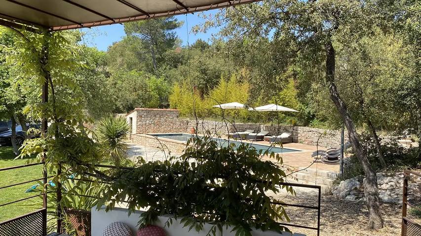 Location de vacances pour 7 personnes, avec piscine et jardin à Entrecasteaux - 4