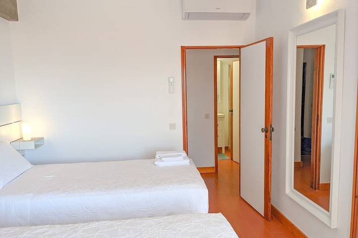 Ganze Wohnung, 2-Bett-Apartment Ocean Seasun Vacation Rentals (Preisnachlass für +28 Nächte) in Praia de Monte Gordo, Monte Gordo