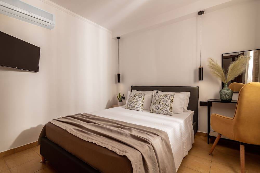 Modern Private Villa, 5 minutes from the beach! in Kalamaki, Zakynthos