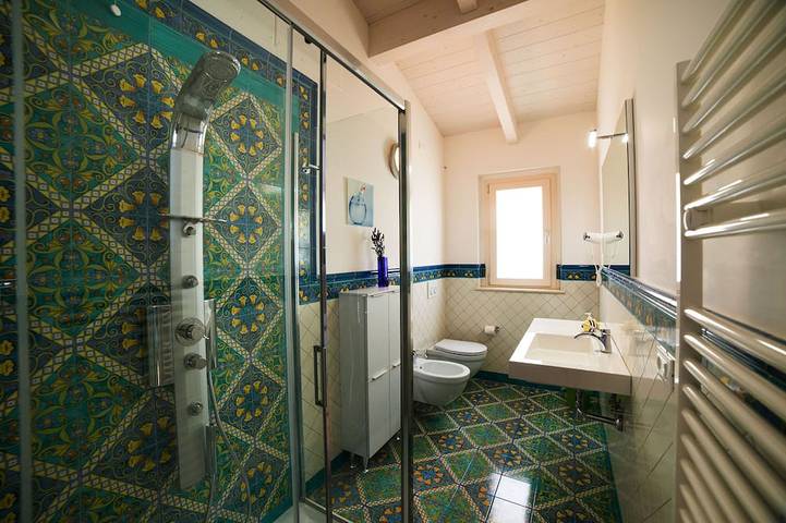 Gîte pour 5 personnes, avec piscine ainsi que jardin et jacuzzi à Cupra Marittima - 4