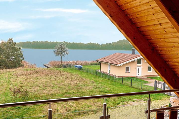 Ferienhaus für 6 Personen, mit Balkon und Terrasse sowie Garten und Seeblick in Krakow am See - 2