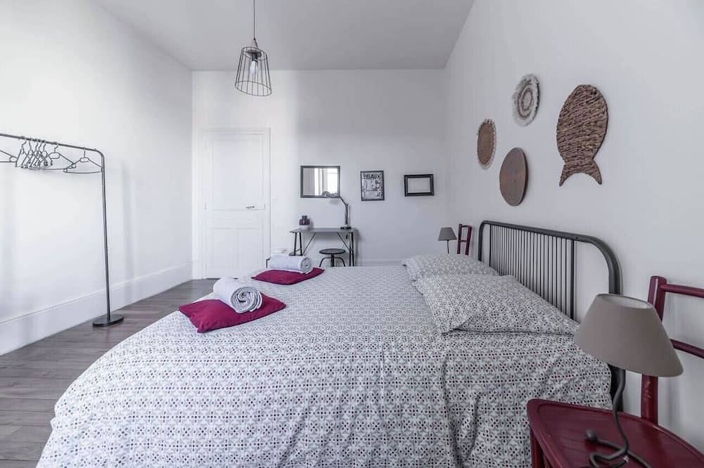 Entire apartment, Grand appartement design, 5' centre, pkg gratuit in Vichy, Vichy region