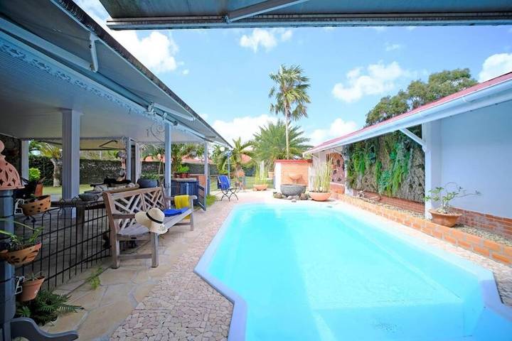 Maison de vacances pour 2 personnes, avec terrasse et piscine