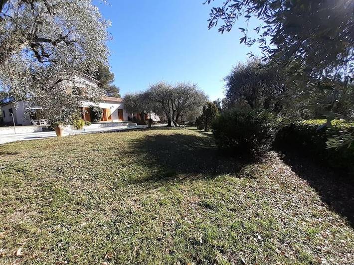 Location de vacances pour 7 personnes, avec jardin ainsi que piscine et vue, adapté aux familles à Tourrettes-sur-Loup - 3