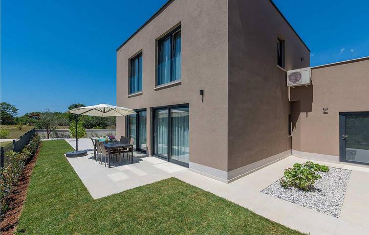 Ferienhaus für 6 Personen, mit Garten und Terrasse in Poreč