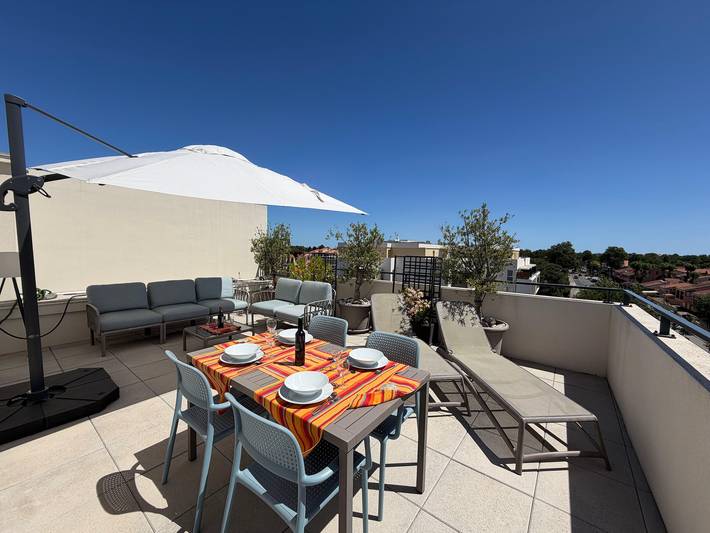 Appartement de vacances pour 6 personnes, avec Balcon ainsi que Terrasse et Piscine