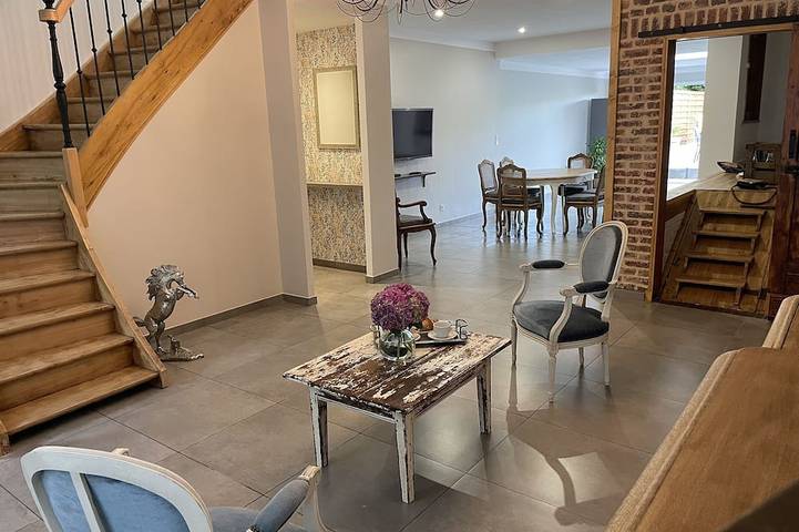 Gîte pour 6 personnes, avec terrasse et jardin à Esquelbecq