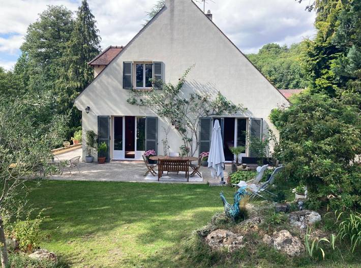 Chambre d’hôte pour 2 personnes, avec Terrasse ainsi que Jardin et Piscine à Rochefort-en-Yvelines