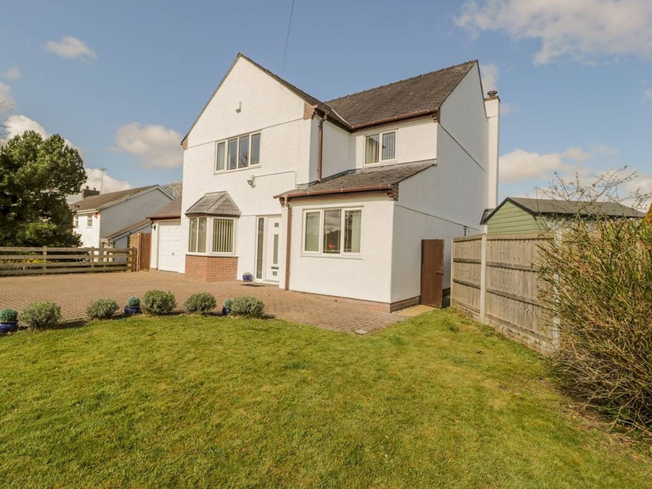 Home With Hot Tub Close to Beach - Pass the Keys in Red Wharf Bay, Isle of Anglesey