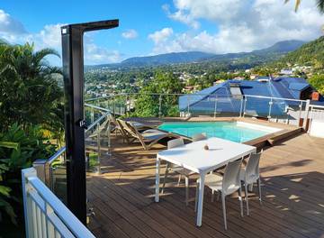 Gîte pour 2 personnes, avec piscine et terrasse dans Basse-Terre (homonymie)