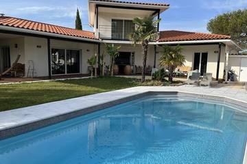 Location de vacances pour 8 personnes, avec terrasse et jardin à Grabels