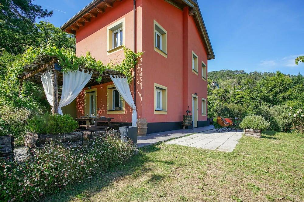 3 bedroom beautiful home in Carro in Castello (Carro), Carro (Liguria)