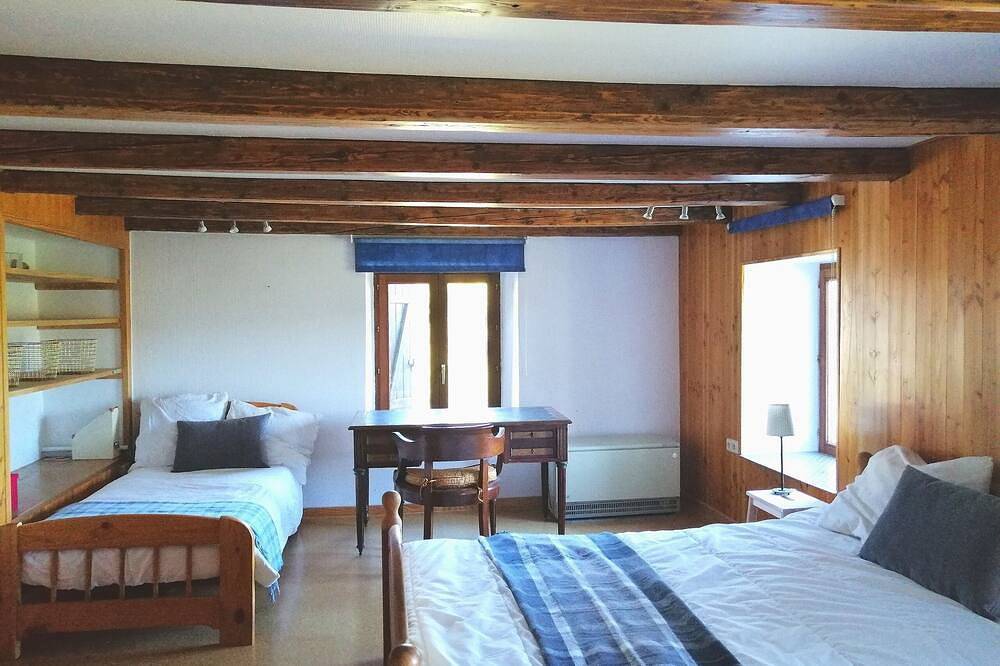 Old farmhouse for an unforgettable vacation! Nature and breathtaking views. in Fresse-sur-Moselle, Épinal und Umgebung